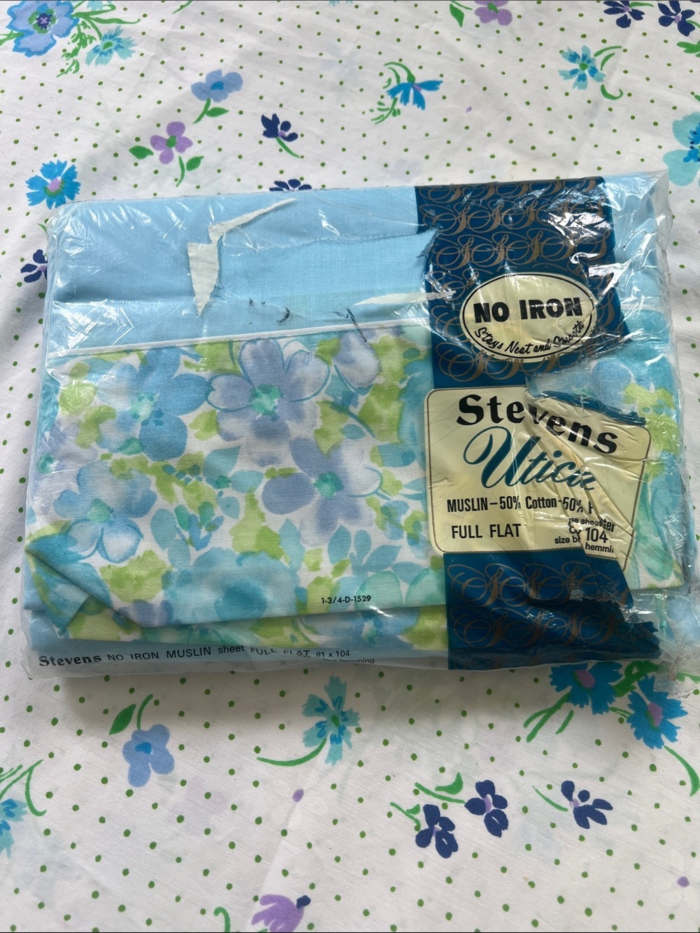 Vintage Full Flat Sheet -Steven’s Utica - 50/50 - Antoinette - Blue